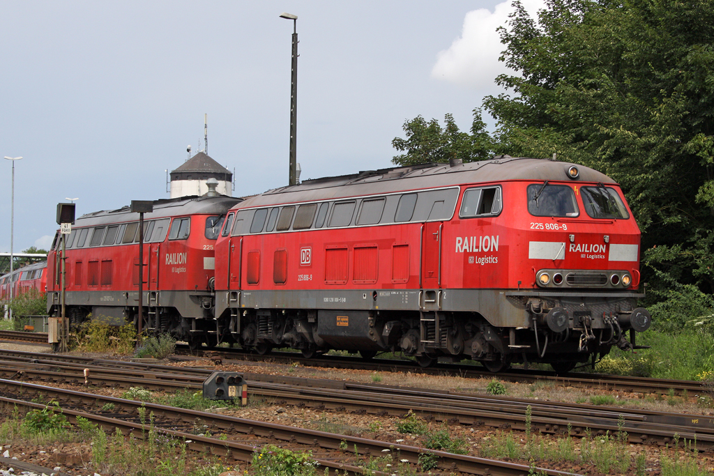 Die 225 806-9 ( 218 006 ) in M�hldorf am 02,08,10