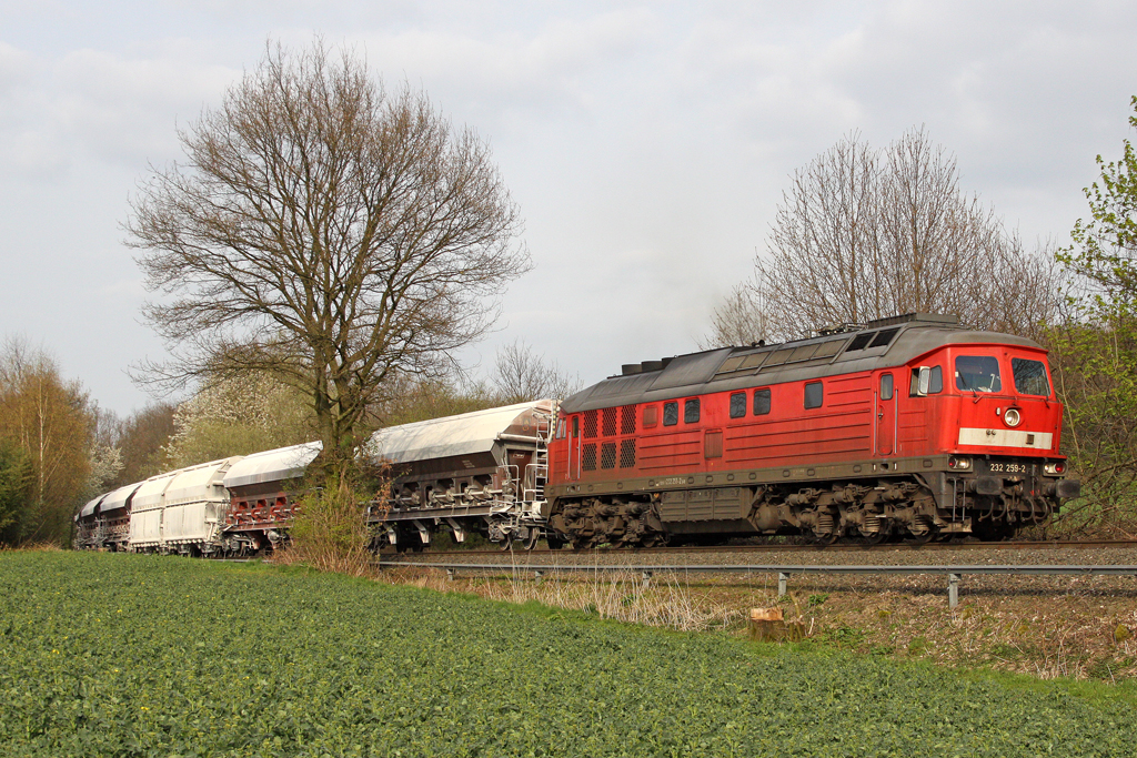 Die 232 259-2 zwischen Dornap-Hahnenfurth und Mettmann am 16,04,10