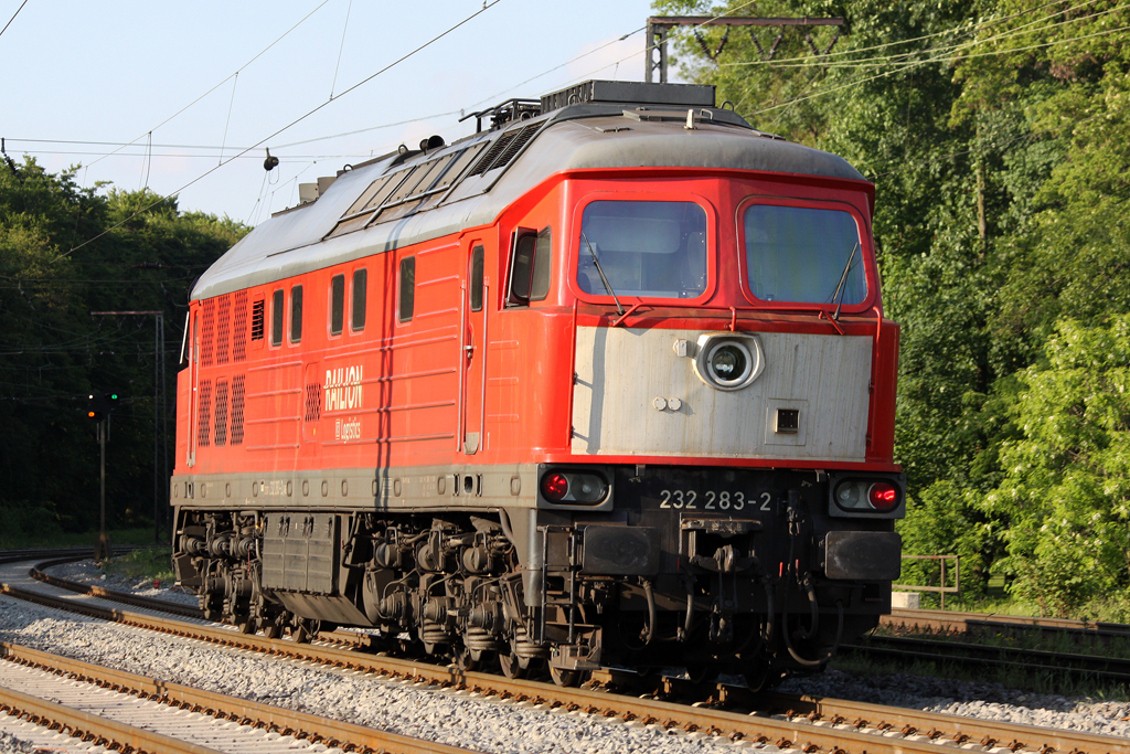 Die 232 283-2 Lz in Duisburg Neudorf am 28,05,10