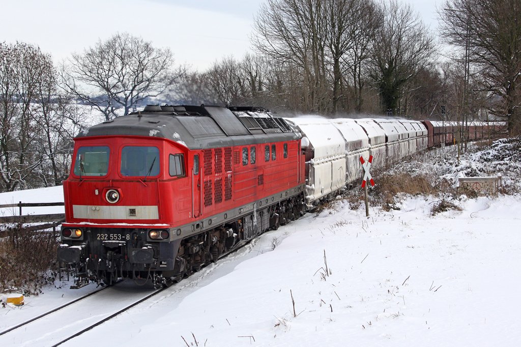 Die 232 553-8 bei der Ausfahrt aus W�lfrath Flandersbach , am 21,12,09 