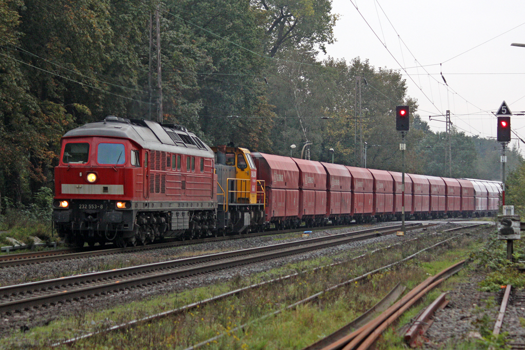 Die 232 553-8 mit einer Br. 6400 von Railion NL in Ratingen Lintorf am 14,10,10 zum video >>> http://www.youtube.com/watch?v=bduez-vU7cI