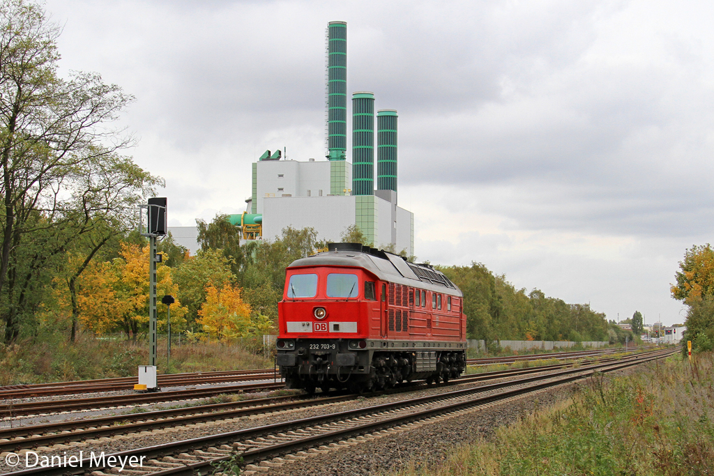 Die 232 703-9 in Duisburg Wanheim am 14,10,12