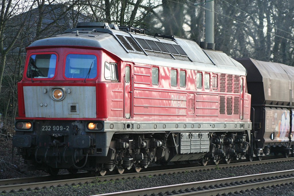 Die 232 909-2 in Ratingen Lintorf am 13.12.09 um 14:00 Uhr 