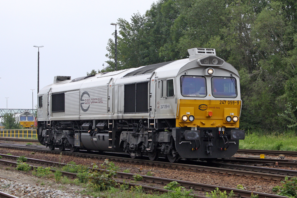 Die 247 059-9 in M�hldorf am 01,08,11 