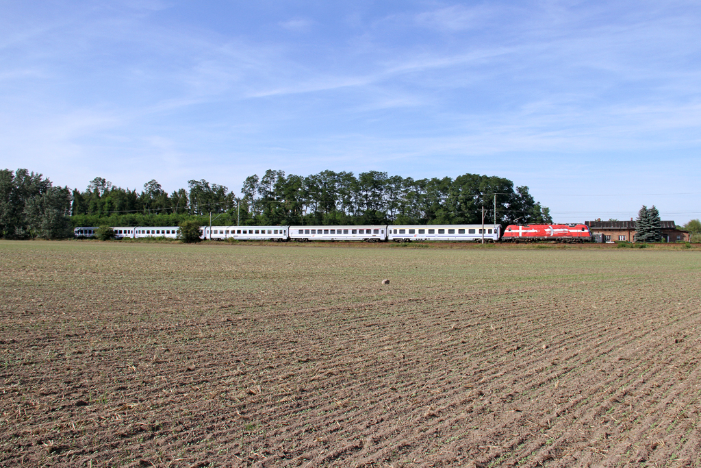 Die 370 003 in Jacobsdorf (Mark) am 18,08,12