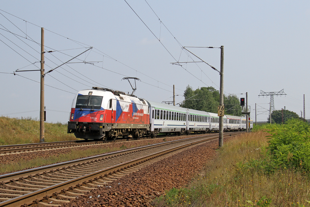 Die 370 006 in Frankfurt (Oder) Rosengarten am 21,08,12   