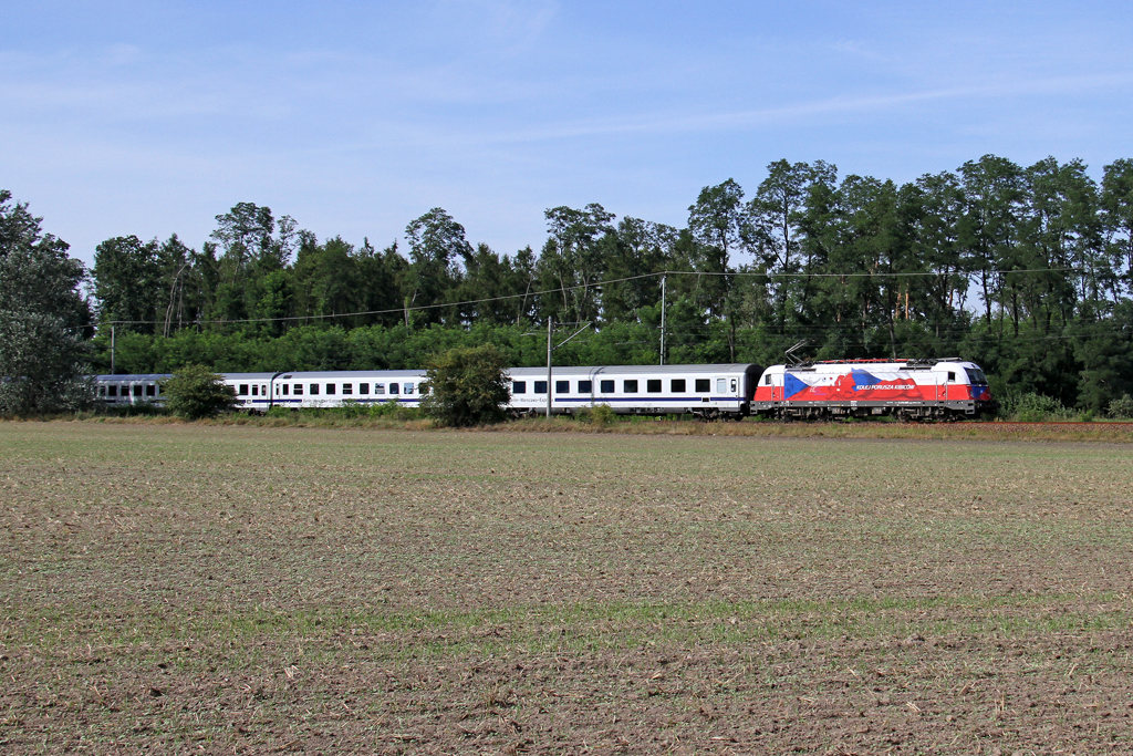 Die 370 006 in Jacobsdorf (Mark) am 18,08,12