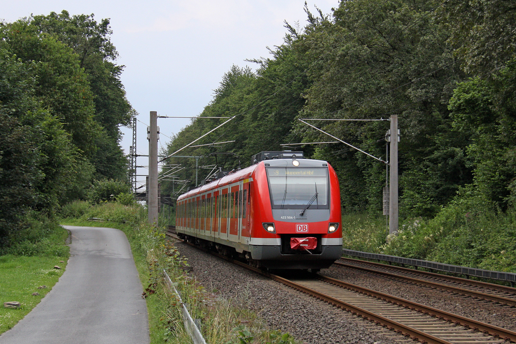 Die 422 504-1 / 422 004-2 in W�lfrath Oberd�ssel am 15,07,12