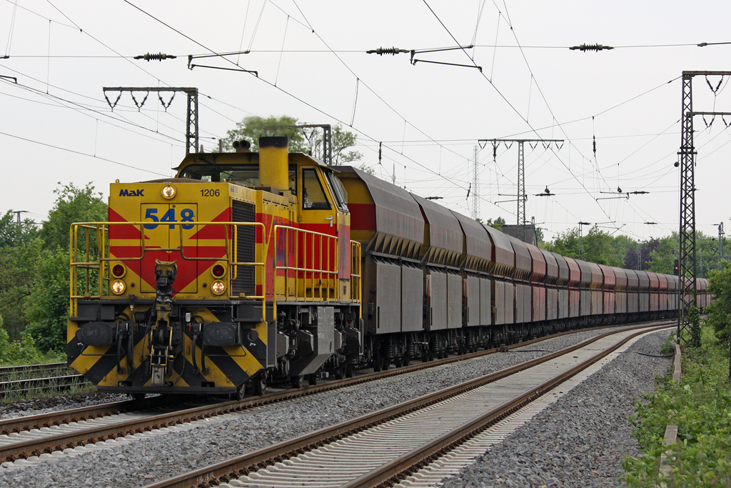Die 548 der E&H in Duisburg Neudorf am 25,05,10