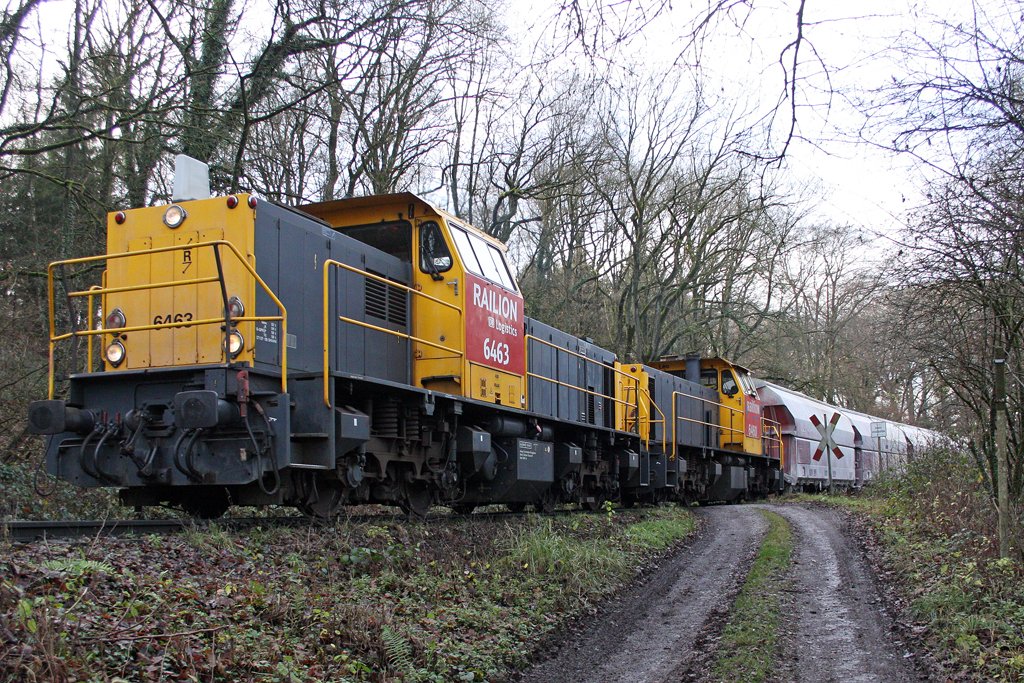 Die 6463 und 6460 von Railion NL bei der Einfahrt ins Rheinkalk Werk W�lfrath , am 07,12,09