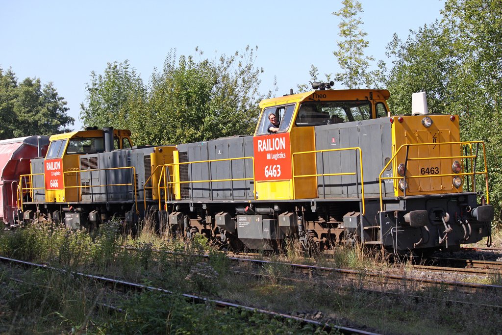 Die 6463 und 6466 Kurz vor dem Rheinkalk Werk W�lfrath, am 24,08,09