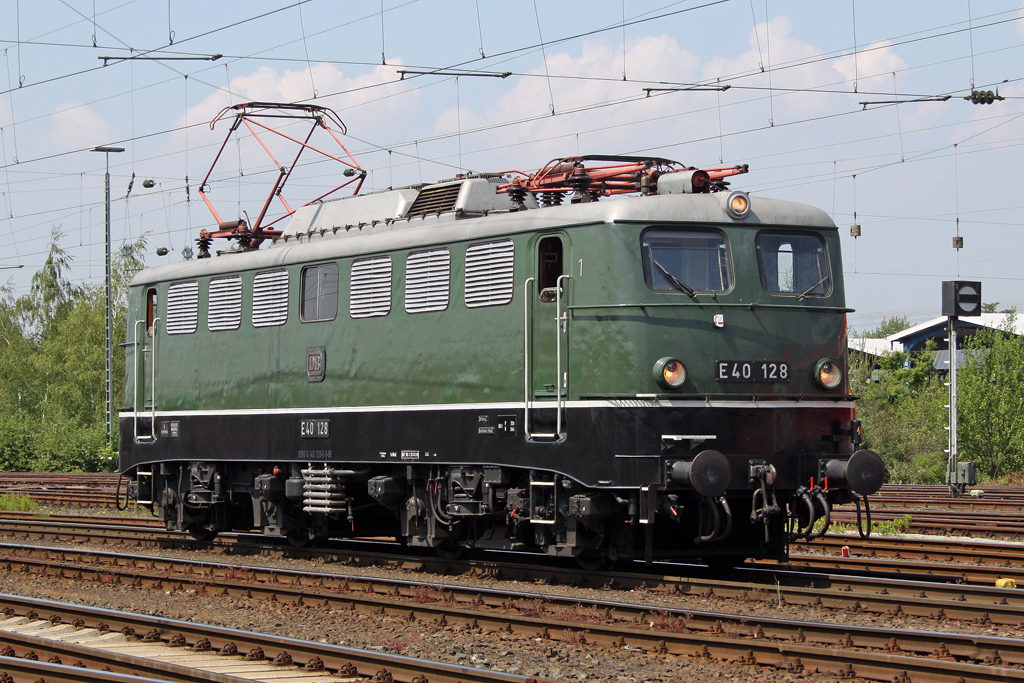 Die E40 128 bei der Lokparade vom DB Museum Koblenz L�tzel am 21,05,11