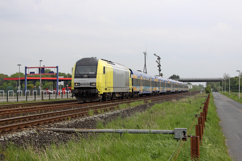Die ER 20-012 in Nieb�ll am 14,05,12