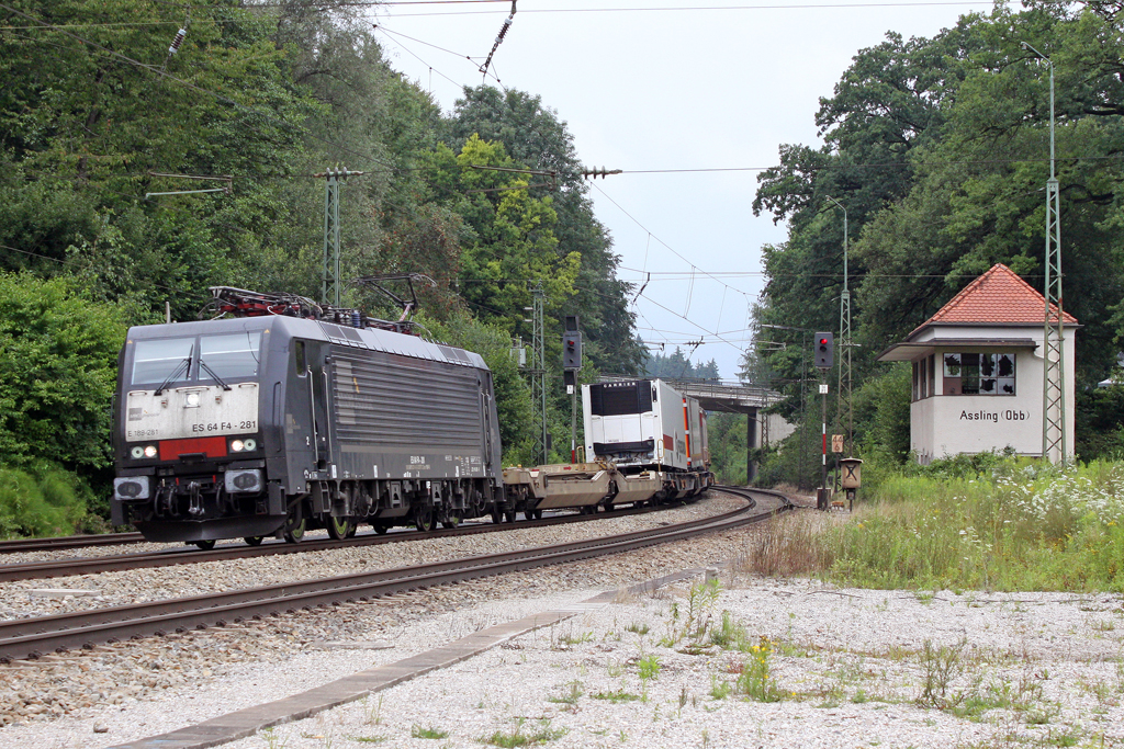 Die ES 64 F4-281 in A�ling (Oberbay) am 30,07,11 