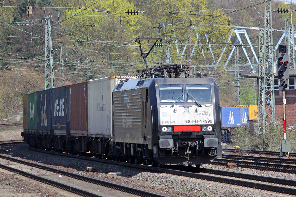 Die ES 64 F4-999 (E189 099) in K�ln West am 09,04,10
