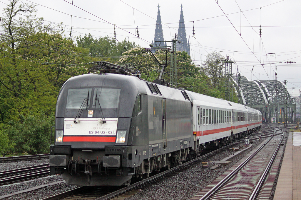 Die ES 64 U2-034 in K�ln Deutz am 07,05,10