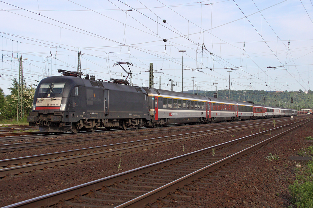 Die ES 64 U2-061 ( 182 561-1 ) in Koblenz L�tzel am 08,05,11