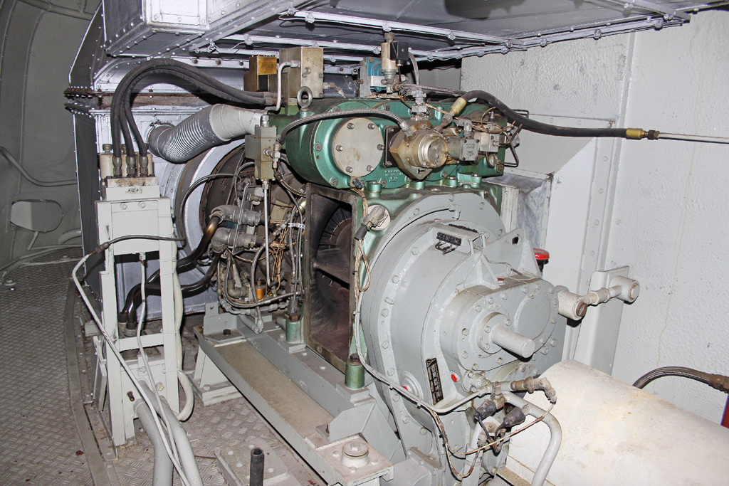 Die Gasturbine des Trans Europ Express( TEE )Br 602 im DB Museum N�rnberg am 19,08,10 