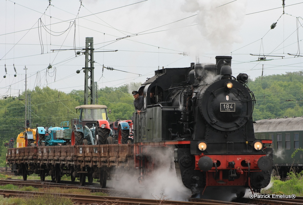 Die Lok 184 der Darmst�dter Museums Eisenbahn kam mit ein Paar Schleppern aus dem Darmstadt Kranichsteiner RBF am 13.05.2010