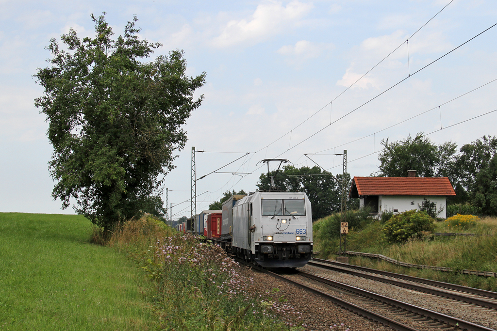 Die Lokomotion 185 663 bei Gro�karolinenfeld am 04,08,12