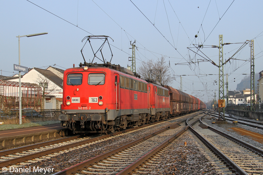 Die RBH 163 ( 140 815-2 ) und RBH 162 ( 140 789-9 ) in Bad H�nningen am 22,03,13