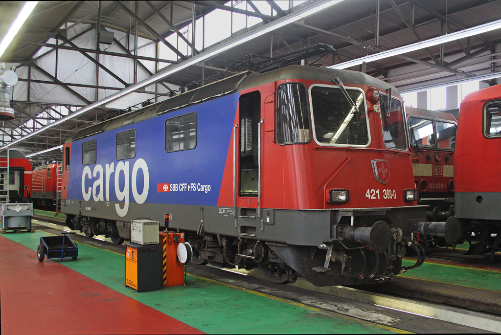 Die SBB 421 393-0 beim Sommerfest im DB Museum / DB Regio Werk Halle (Saale) am 02,07,11
