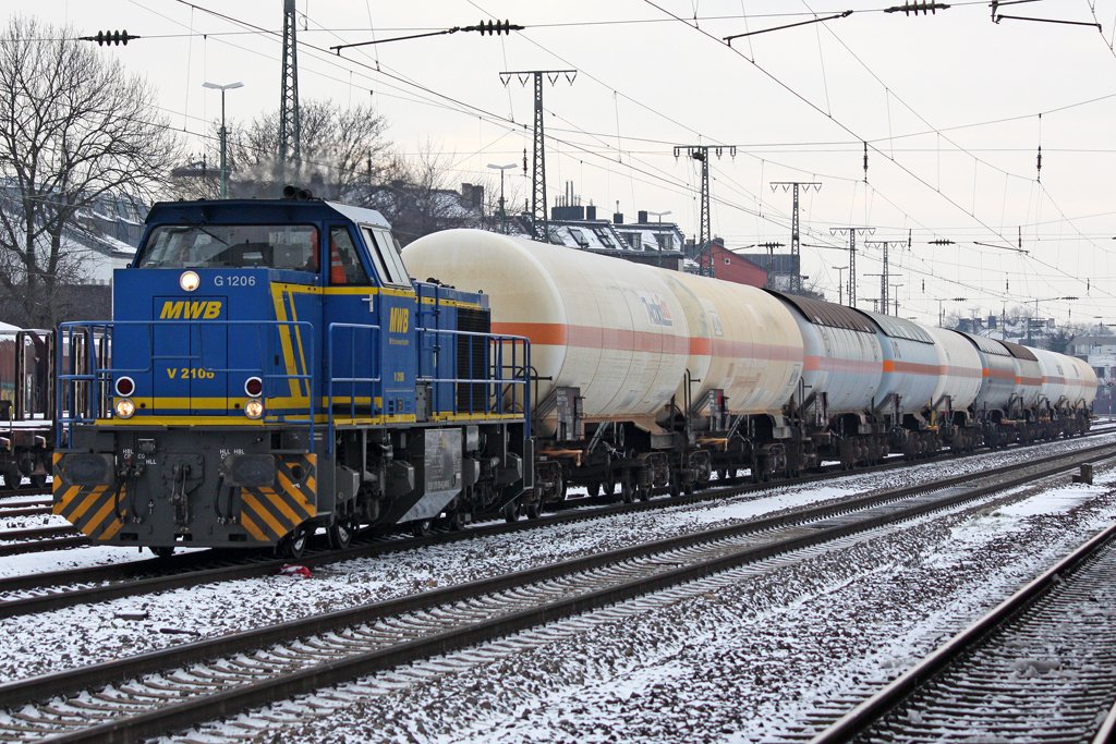 Die V2106 der MWB in K�ln West am 06,01,10