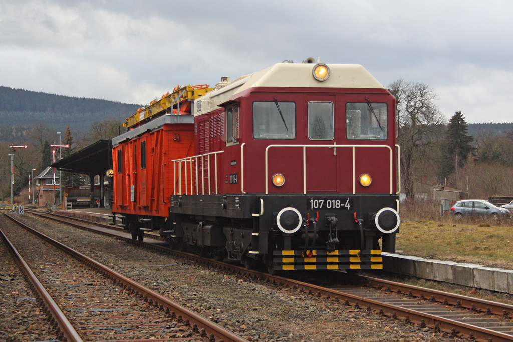 Die V75 018 / 107 018-4 in Georgenthal (Th�r)‎ am 10,12,11