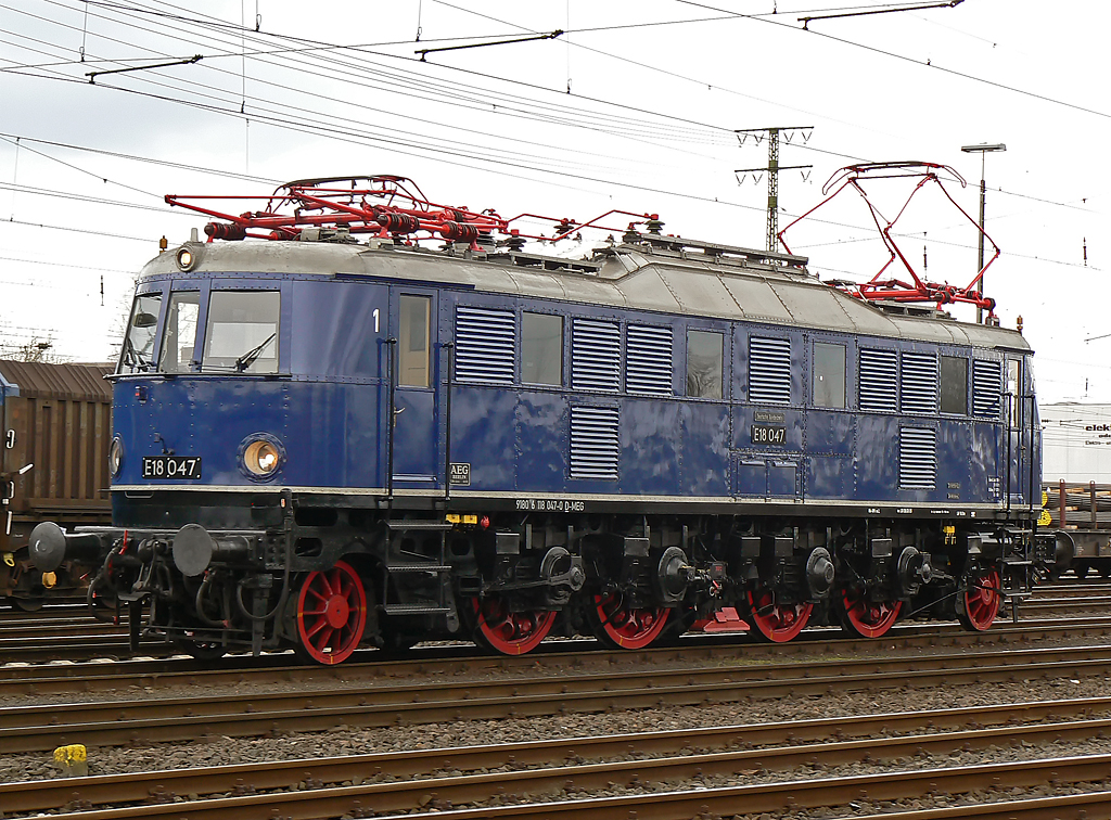 E18 047 bei der Lokparade in Koblenz-L�tzel am 03.04.2010