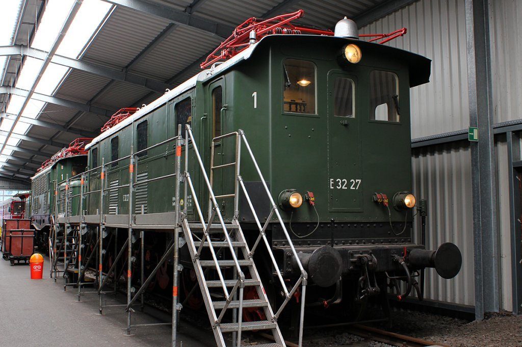 E32 27 in Bochum Dahlhausen am 22.07.2011