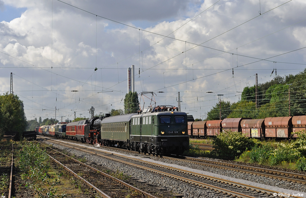 E40 128 samt Anhang auf dem Weg nach Osnabr�ck am 18.09.2010 in Gladbeck