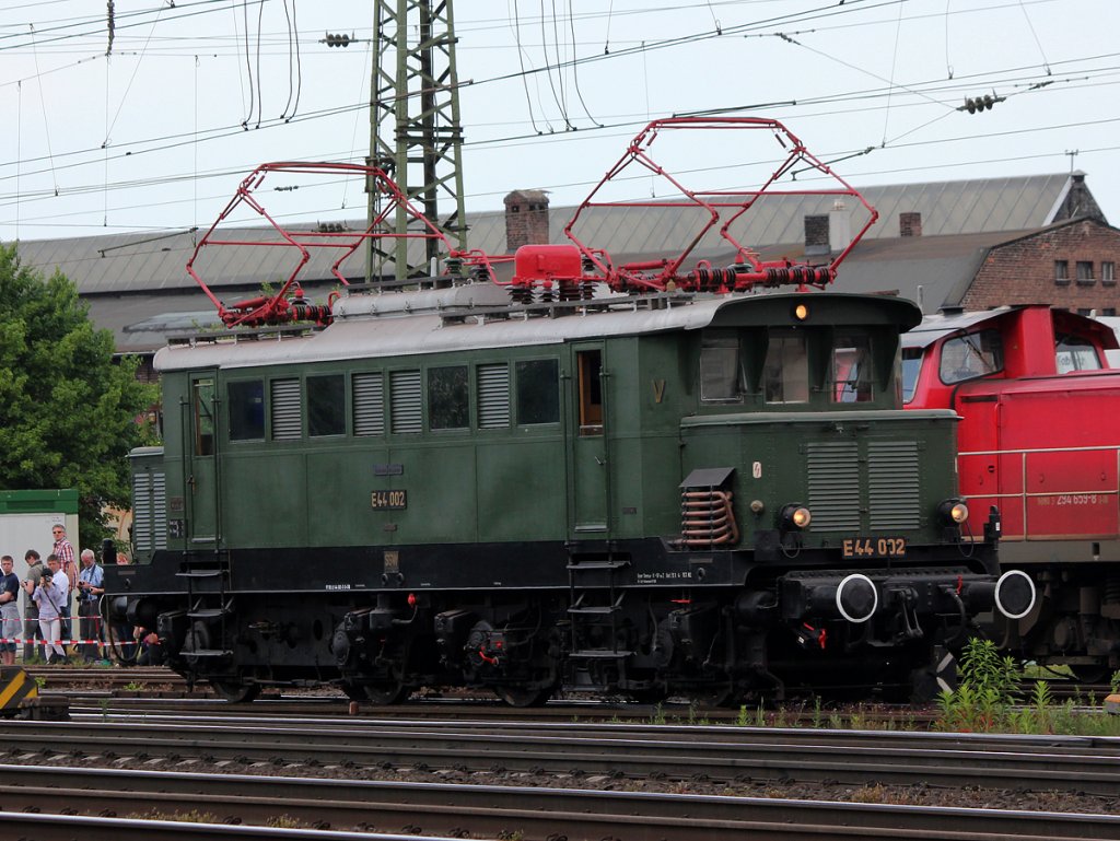 E44 002 in Koblenz L�tzel am 08.06.2013