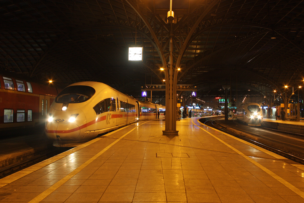 Ein 406 der NS und 403 der DB in K�ln Hbf am 08,03,12