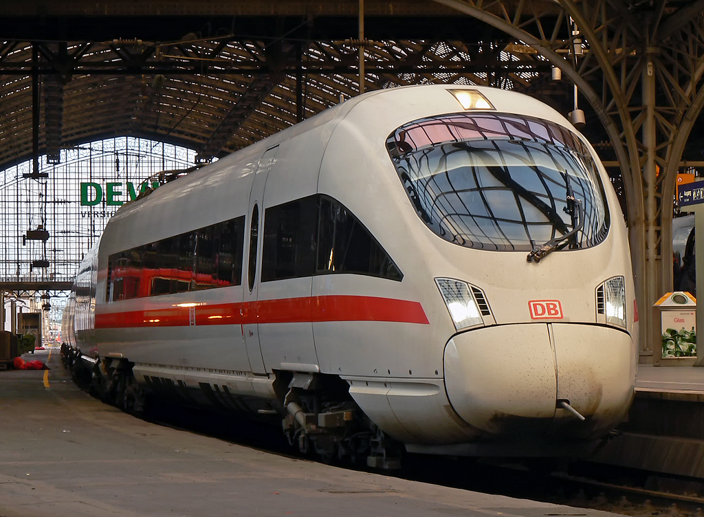Ein ICE-T in in K�ln Hbf am 02.05.2010 (ICE26 Wien - Dortmund)
