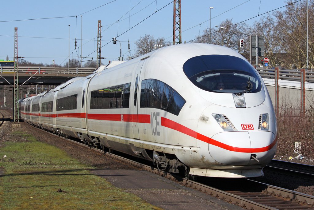 Ein ICE3 in Oberhausen Sterkrade am 06,03,10