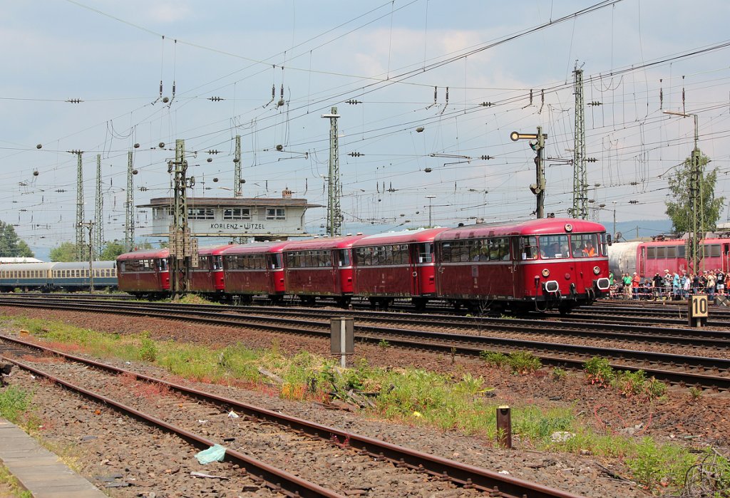 Ein rotes brummendes  Sixpack  in Koblenz L�tzel am 08.06.2013