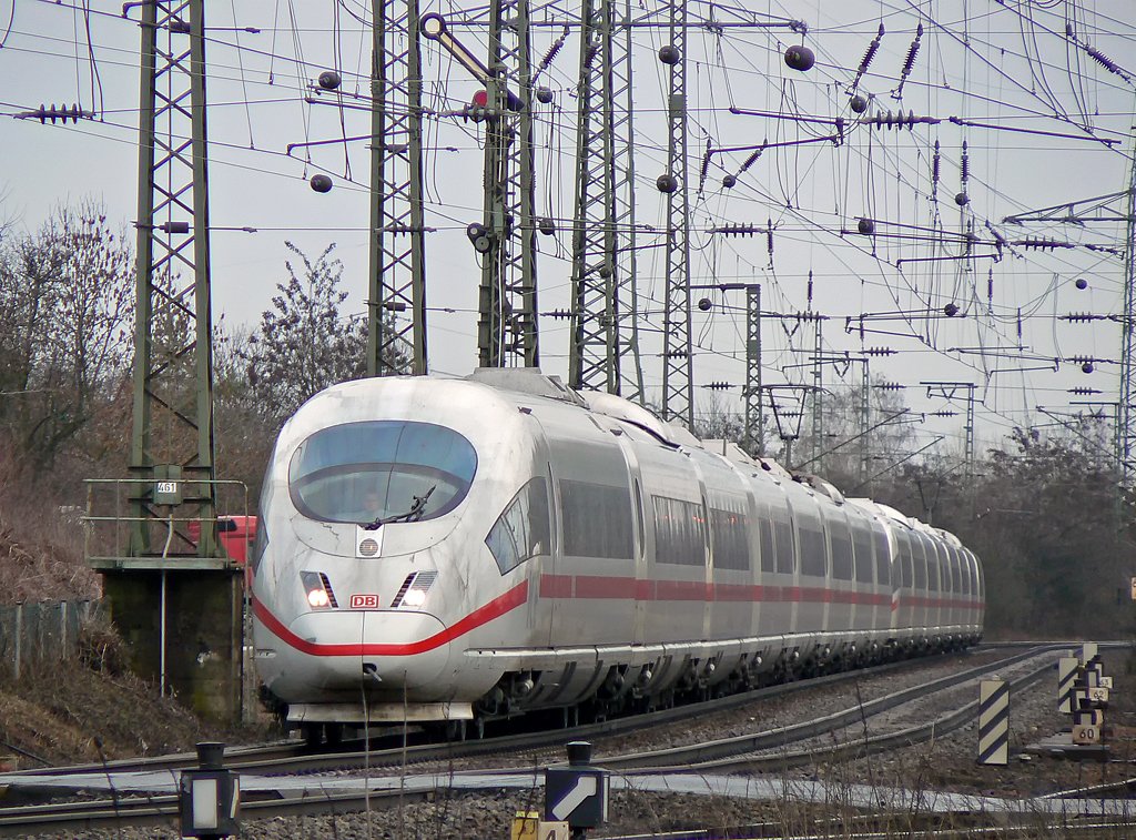 Ein sehr seltenes Bild .. ein ICE 3 in Gremberg ... am 24.02.2010