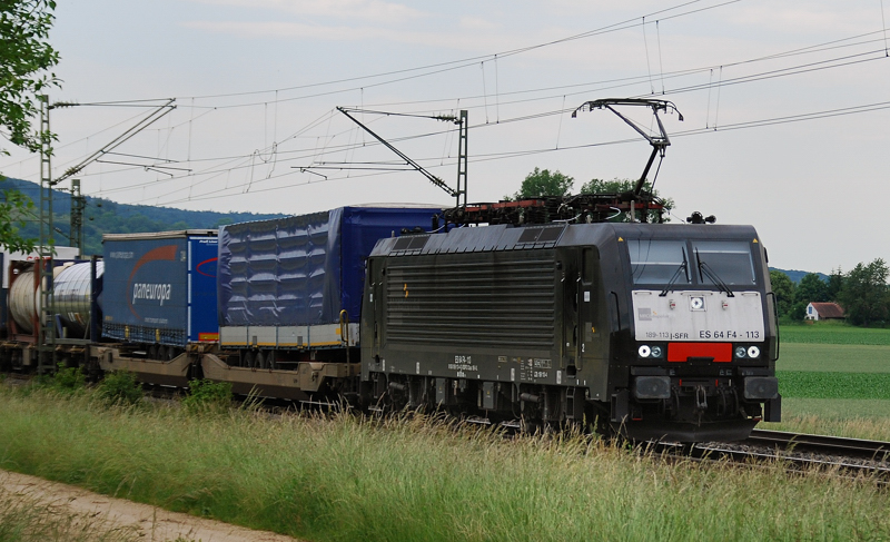 ES 64 F4-113, aufgenommen am 15.06.12, N�he Treuchtlingen.