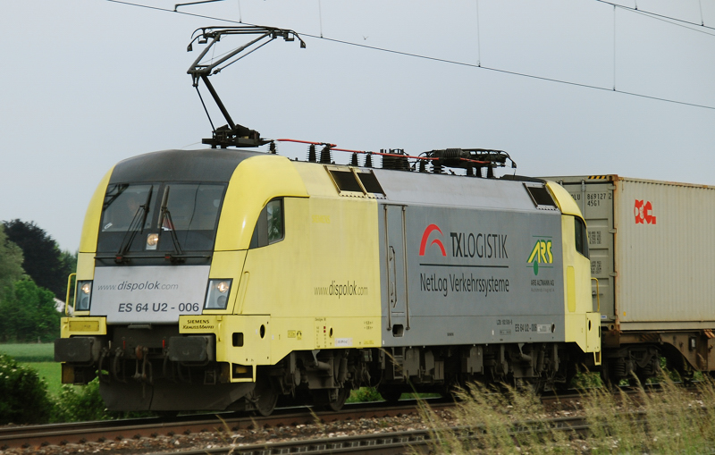 ES 64 U2-006, TX-Logistik, aufgenommen am 10.06.10, bei der Durchfahrt durch Gersthofen.