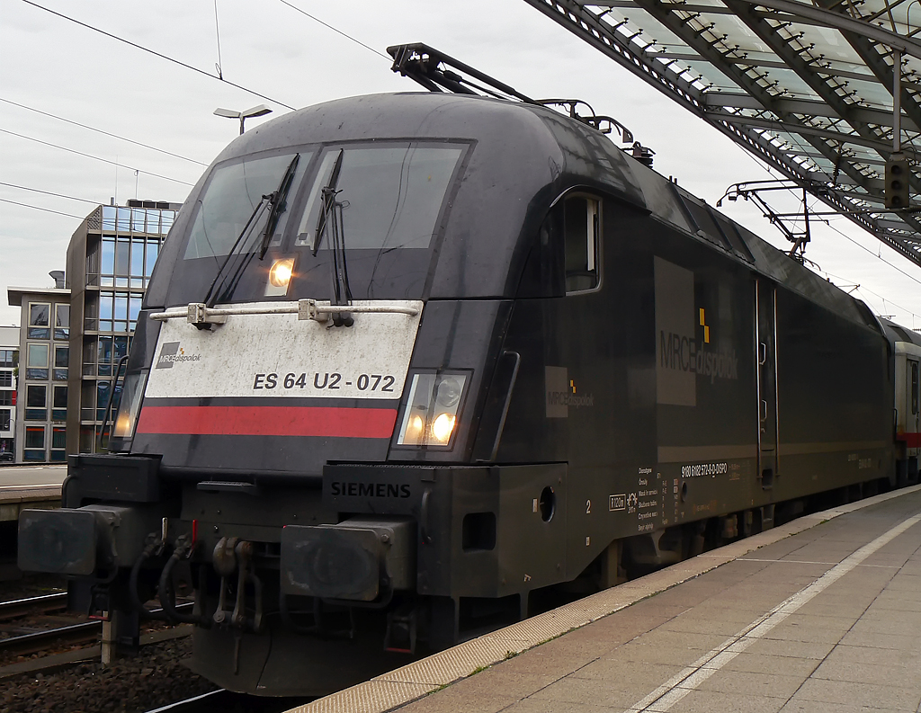 ES 64 U2-072 / 182 572 am IC1800 in K�ln Hbf am 19.09.2010