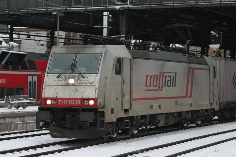 Hier kommt die Crossrail 186 durch Aachen Hbf gefahren. der zug kam wom�glich der Schweizer-W�gen aus der Schweiz.

Patrick E.