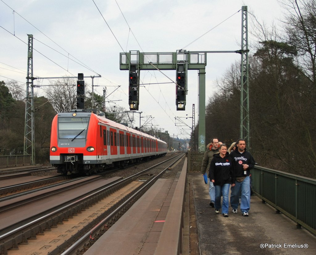 Ich glaube in K�ln gibts bald einen neuen 423 der S-Bahn M�nchen. Er durchf�hrt als S1 die Br�cke am Waldstadion doch dann h�tte er sich ganz sch�n verfranzt.

