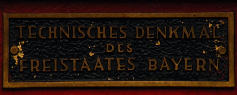 Ich weiss Details sollten nicht die �berhand nehmen doch finde ich es interesant das der Freistaat Bayern eine oder mehrer Dampflokomotiven zu einem Technischem Denkmal erkl�ren. Dieses befindet sich hier an der 41 018.

Patrick E.