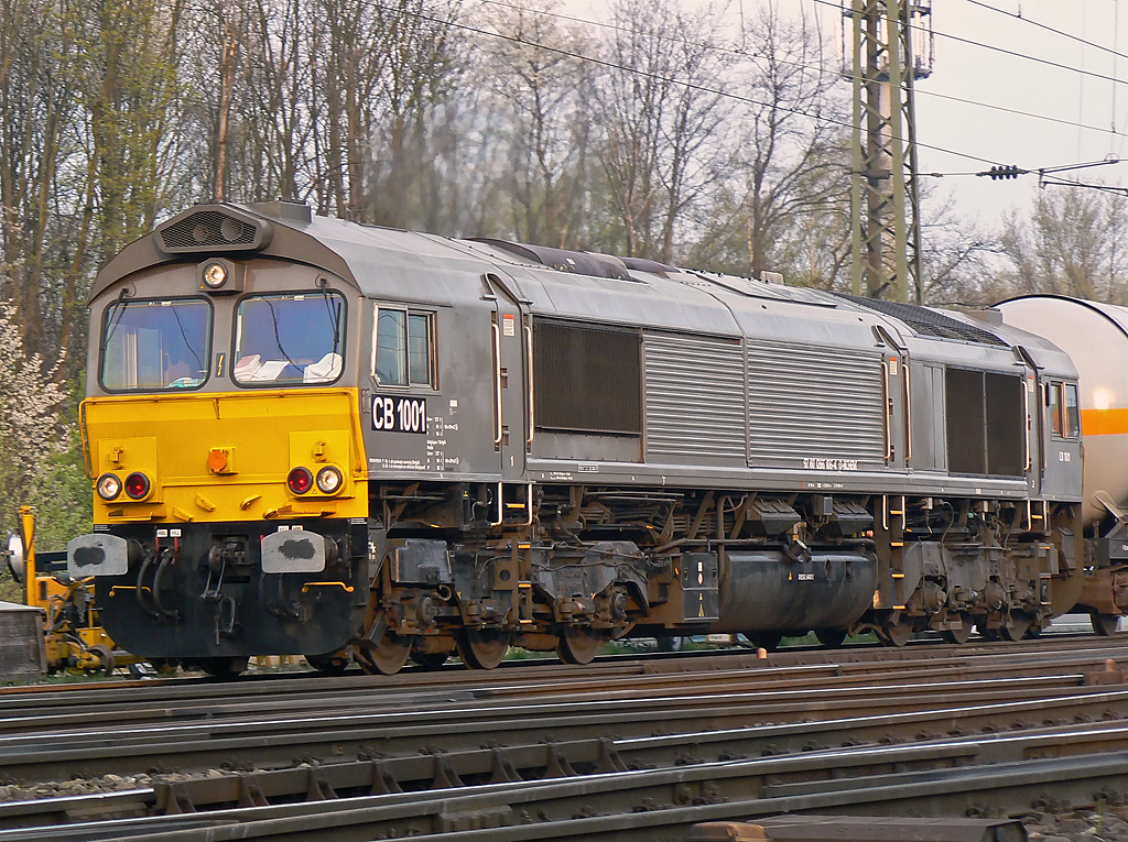 Im letzten Licht des Tages kam diese R4C Class 66 durch Gremberg !