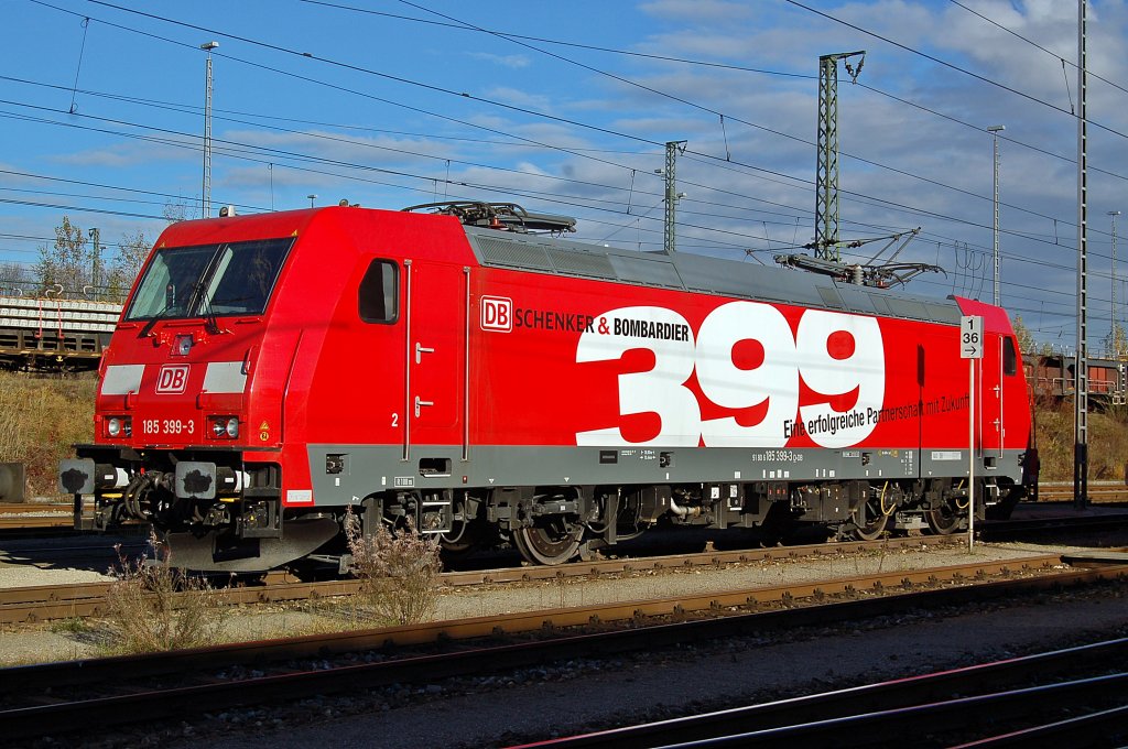 In M�nchen Nord ( Bw ) konnte die neu Beklebte 185 399 abgelichtet werden.
Aufgenommen am 28.10.2010.