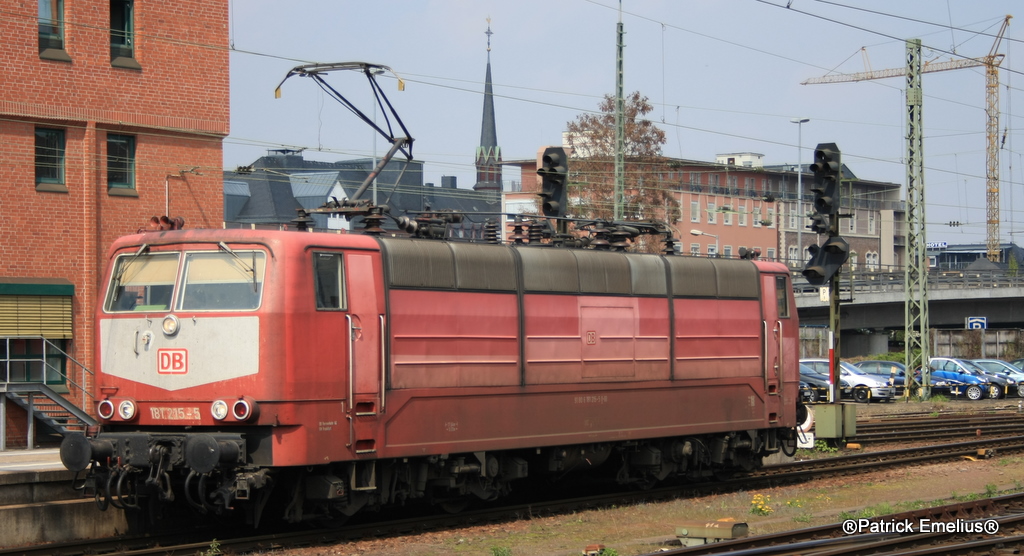 Kaum in Koblenz Hbf angekommen musste ich leider diese Verschandelte 181 215-4 am 20.04.2010. Falls Sie eine neue Frist, kommt mit hoher wahrscheinlichkeit das Verkehrsrot