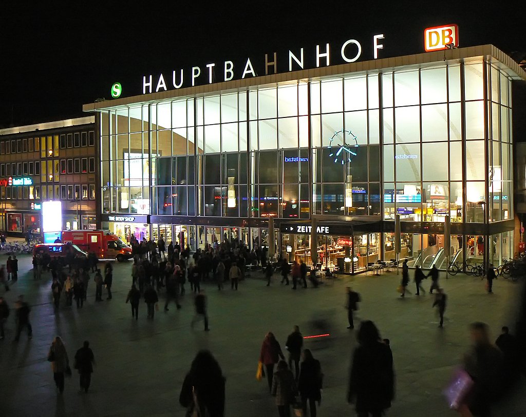 K�ln Hbf. bei Nacht 