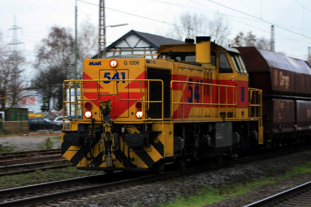 MAK G1206 EH541 kam mit einer �bergabe zu den Kalkwerken durch Ratingen Lintorf gedr�hnt. Ebenfalls am 17.11.2010