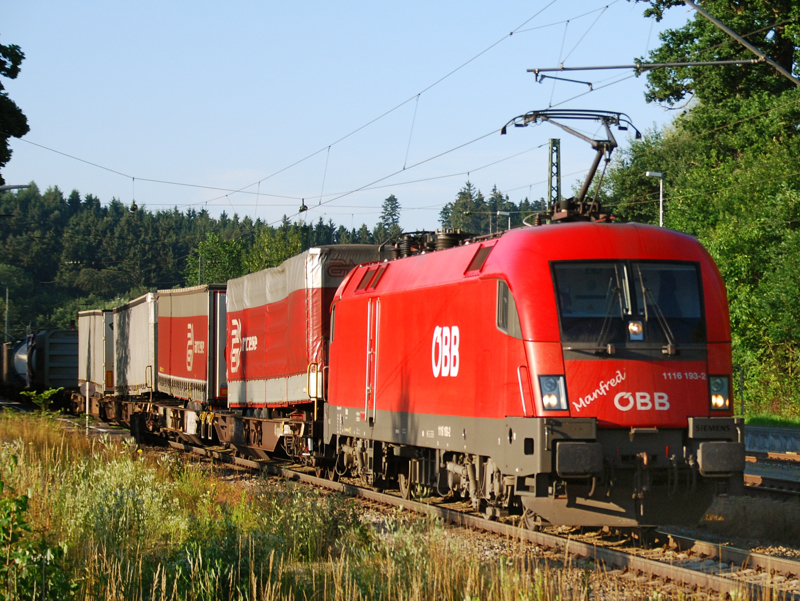  Manfred , 1116 193-2, aufgenommen am 28.06.11 bei der Durchfahrt durch A�ling.
