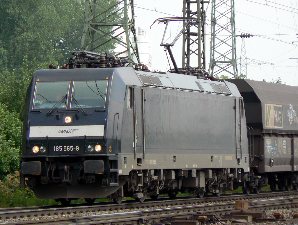 MRCE 185 656-9 am NIAG Zug in Gremberg am 27.05.2010